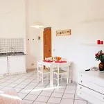Della Luna 4* Порт-Аццурро