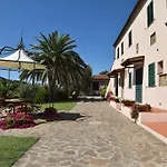 Della Luna 4* Порт-Аццурро