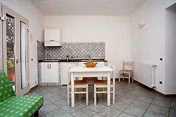 Della Luna 4*