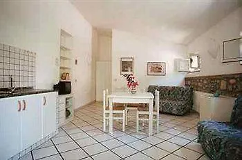 Della Luna Hotel apartamentowy 3*